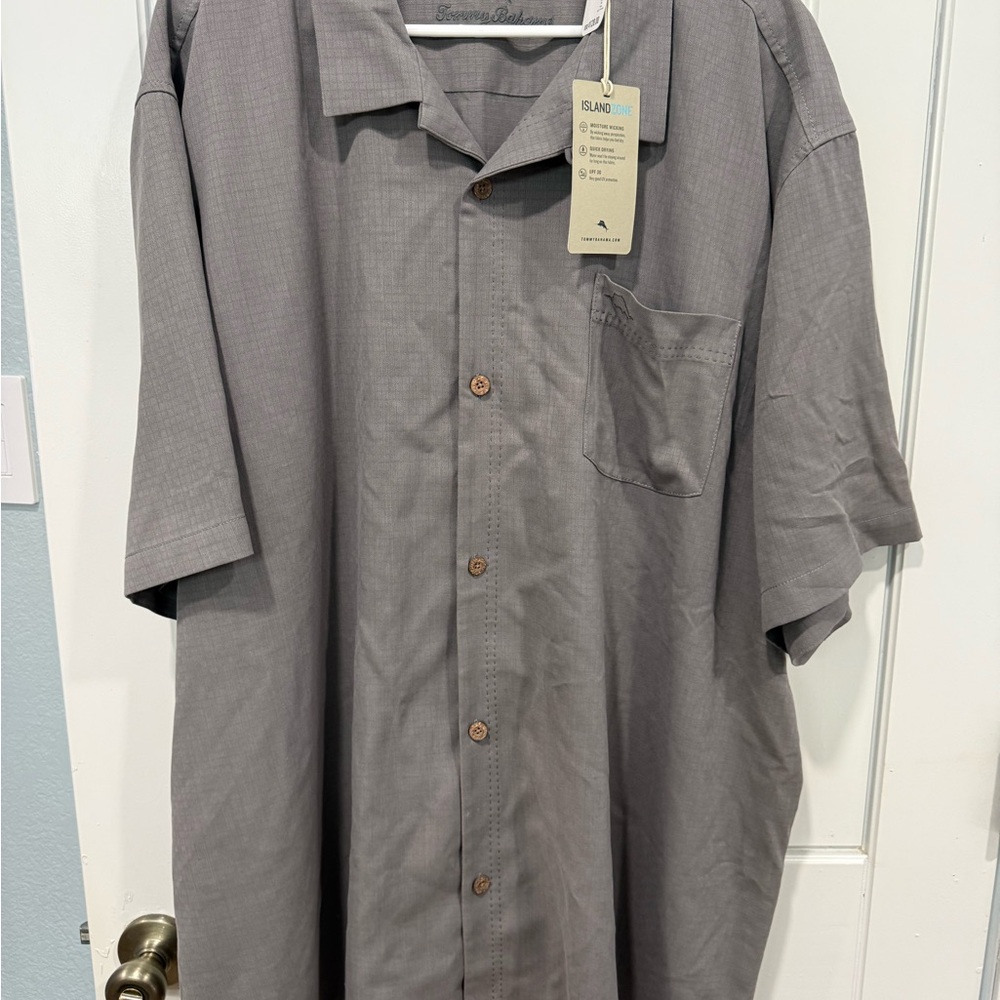 Tommy Bahama Men’s Short-Sleeve Button-Up Shirt in Gray
